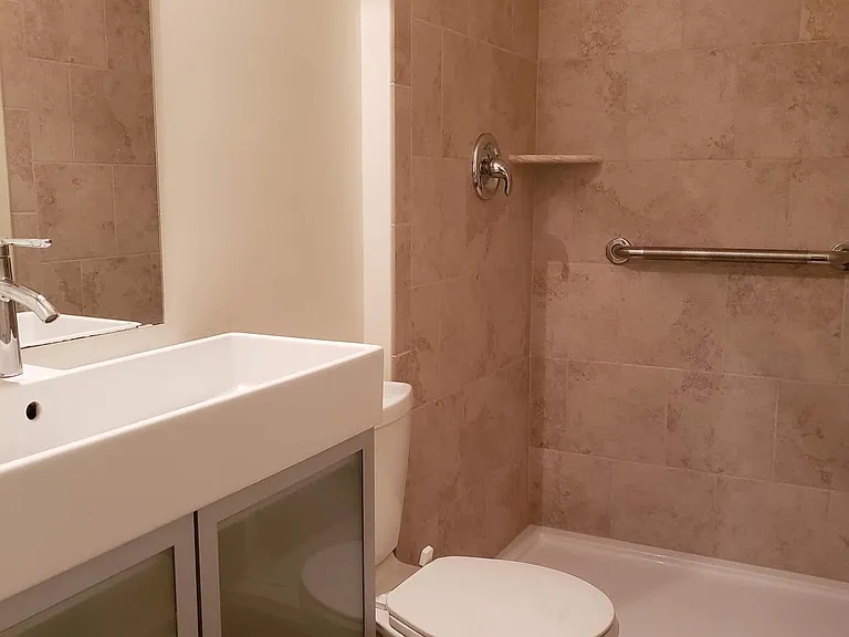 724 Hillcrest Dr — Photo 13
