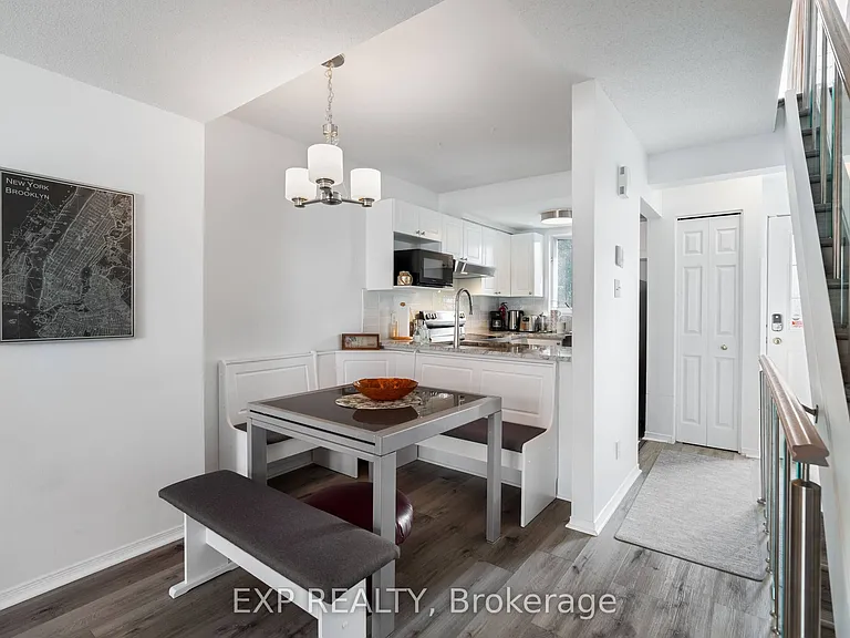 166 Forward Ave — Photo 8