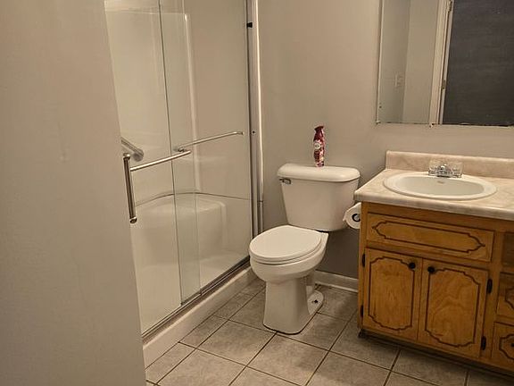 3rd image of 270 Rowell Rd W