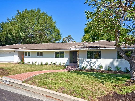 2nd image of 22101 Independencia St