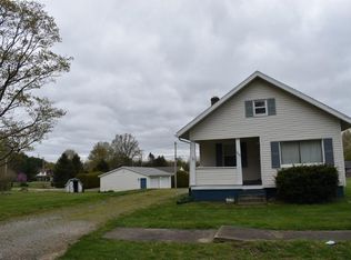 268 5th St SE, Brewster, OH 44613