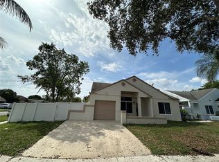 8600 SW 12th St, Pembroke Pines, FL 33025