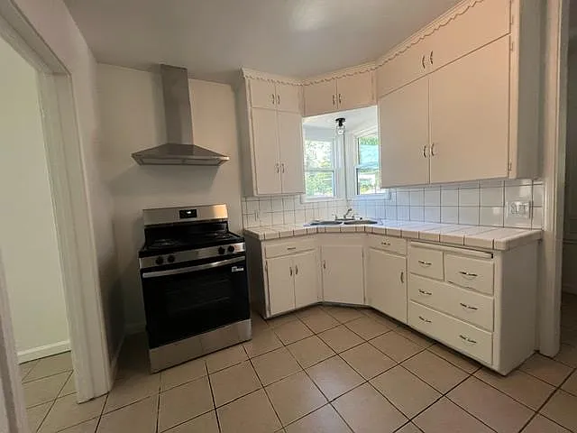 1806 E Clinton Ave — Photo 6