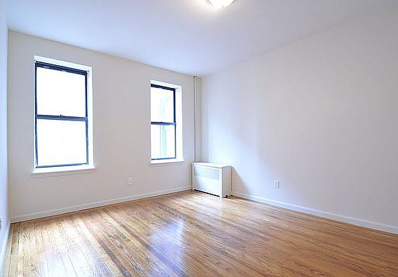 4th image of 3265 Bainbridge Ave APT A23