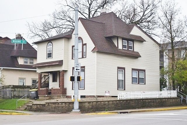 2nd image of 323 N Salisbury St #2