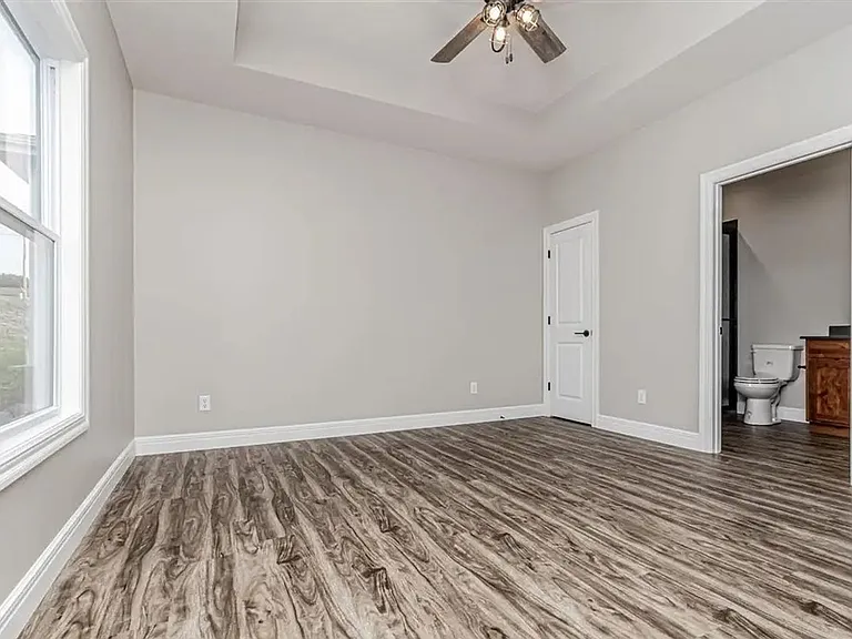 1642 Kenneth Dr — Photo 11