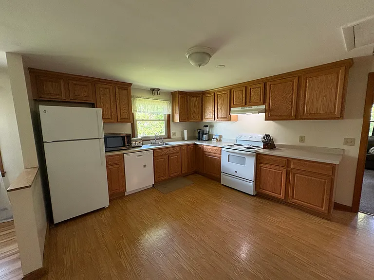231 River Dr #2 — Photo 3