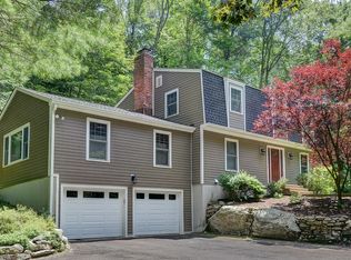 9 Woodcock Ln, Ridgefield, CT 06877