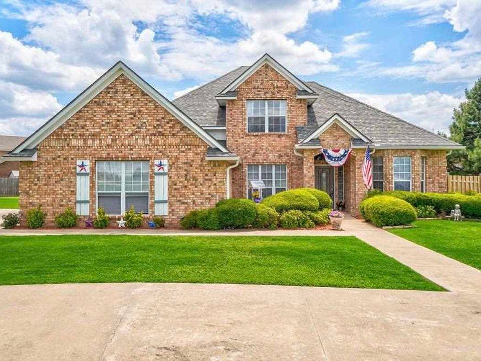 1st image of 20 NW Havenshire Cir