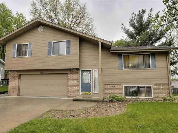 8809 Honey Locust Dr, La Vista, NE 68128