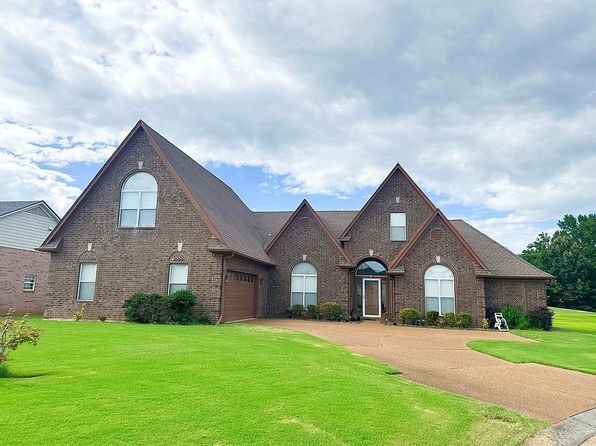 450 Lewis Fairway Cir