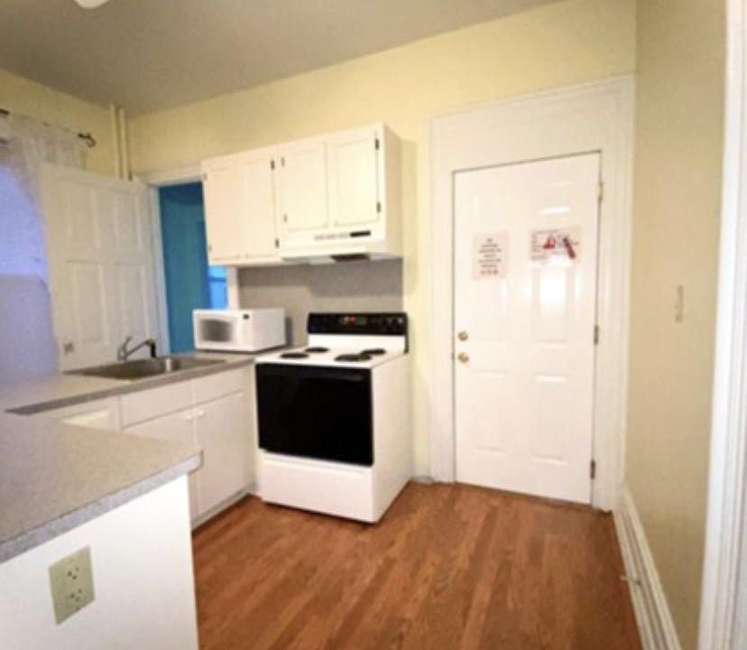 2nd image of 1038 Hamilton St #2R