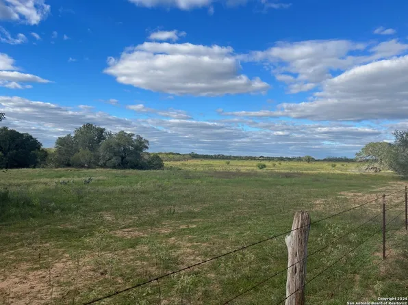 428 HORTON RD, Poteet, TX 78065