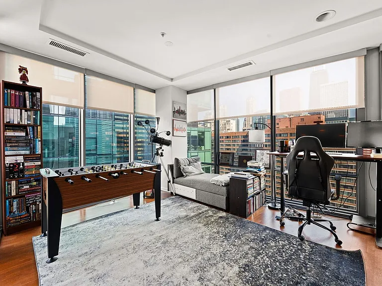 240 E Illinois St #1802 — Photo 10