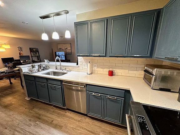 5th image of 317 Austin Ave
