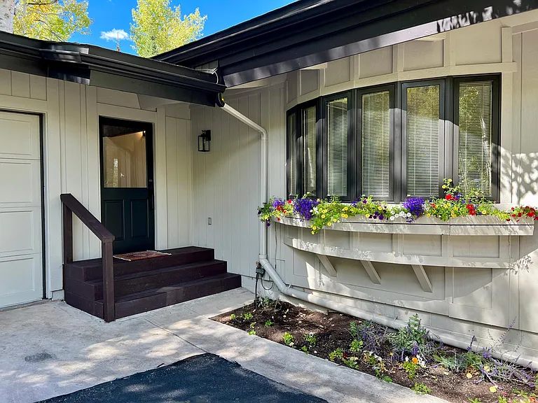127 Maple Ridge Ln — Photo 48