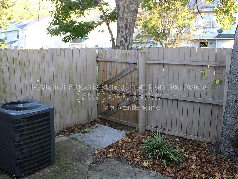 44 Lucinda Ct — Photo 37