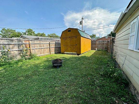 4th image of 1219 Pleasant St