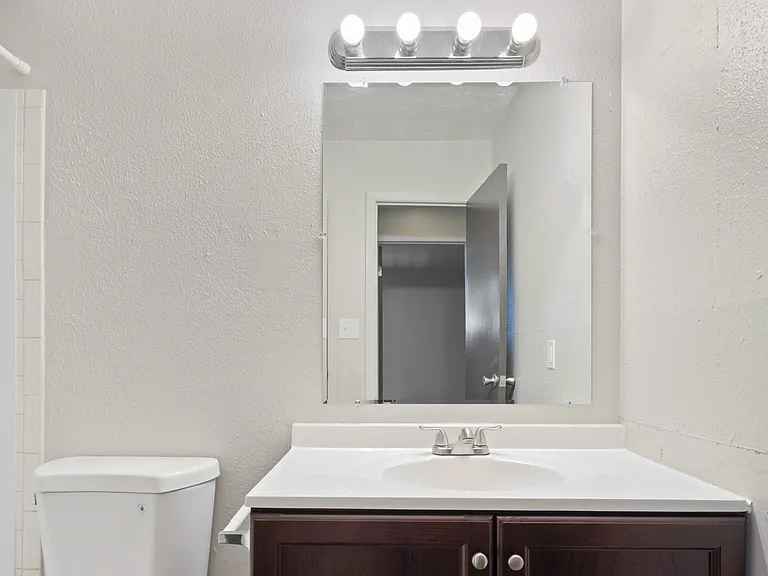 4653 Refugee Rd — Photo 30