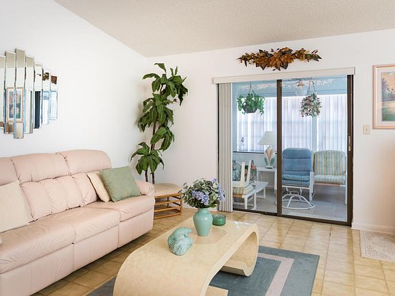4th image of 118 Harmony Pl
