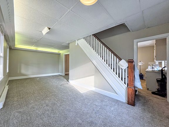 4th image of 1042 Martindale Rd