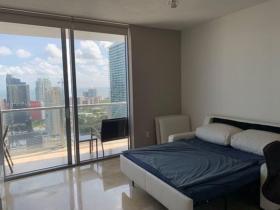 5th image of 1060 Brickell Ave #39