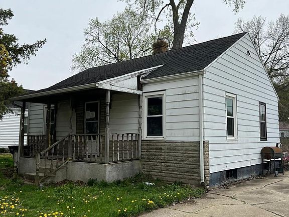 2nd image of 19856 Detroit Ave