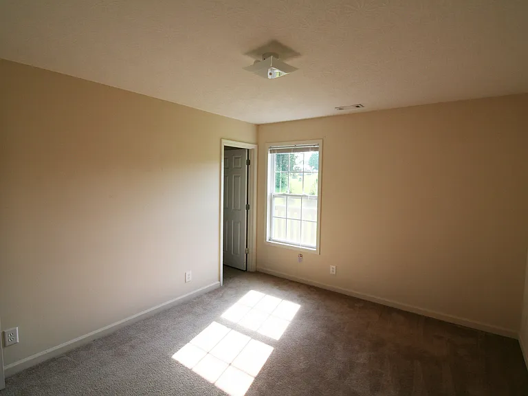 895 Kinniard Rd — Photo 7