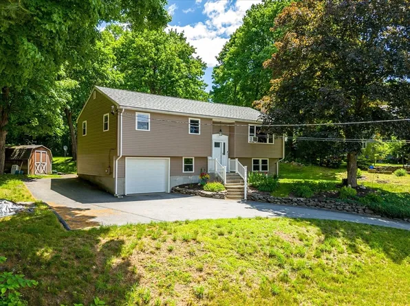 187 North St, Ware, MA 01082
