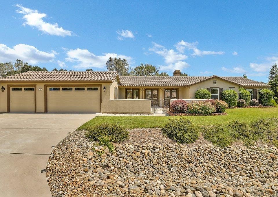 1st image of 322 Paseo Verde Dr