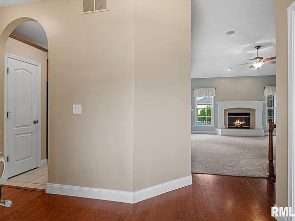 5th image of 517 Heathrow Ln