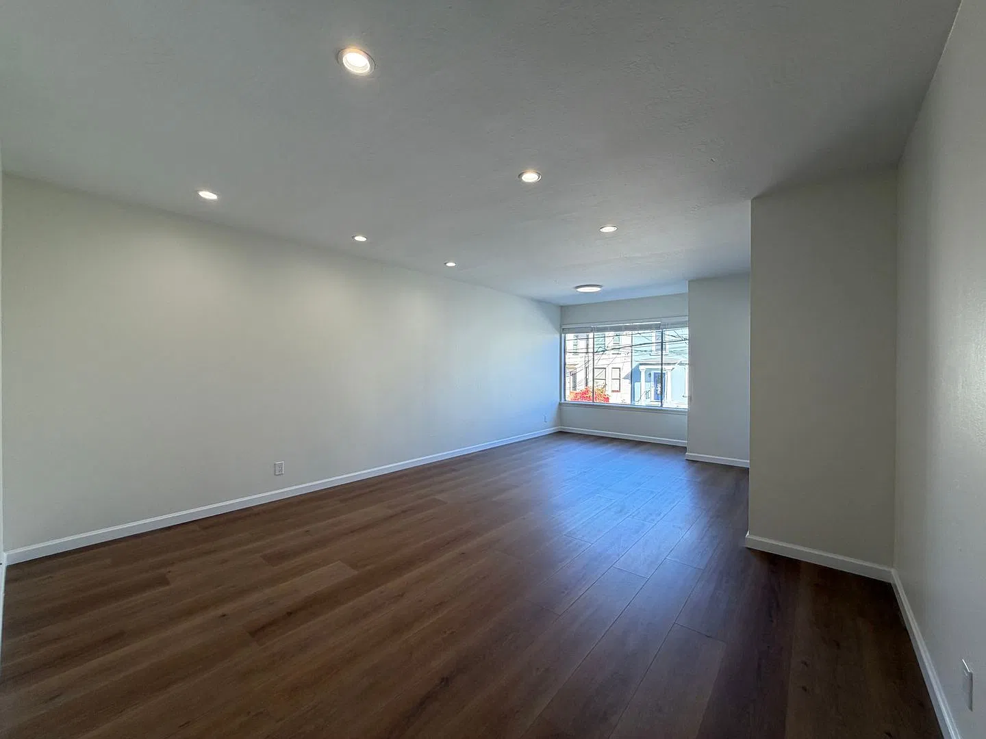 1259 11th Avenue (720r) — Photo 3