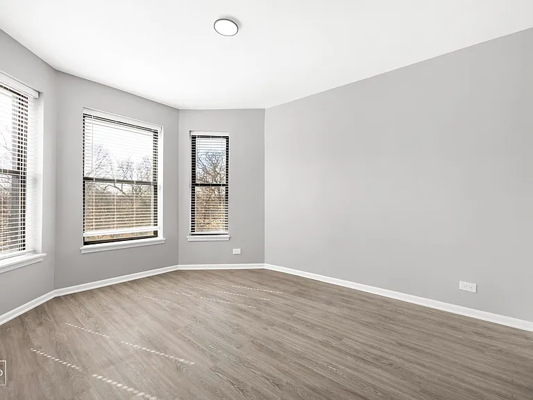 5051 S Forrestville — Photo 27