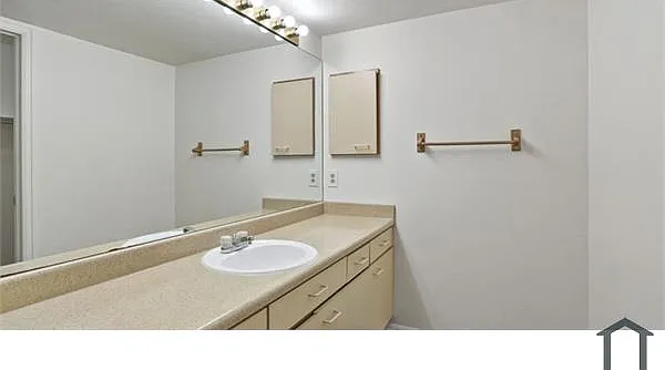 2727 Folsom St — Photo 13