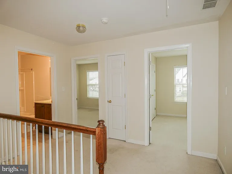 2105 Lexington Mews — Photo 41