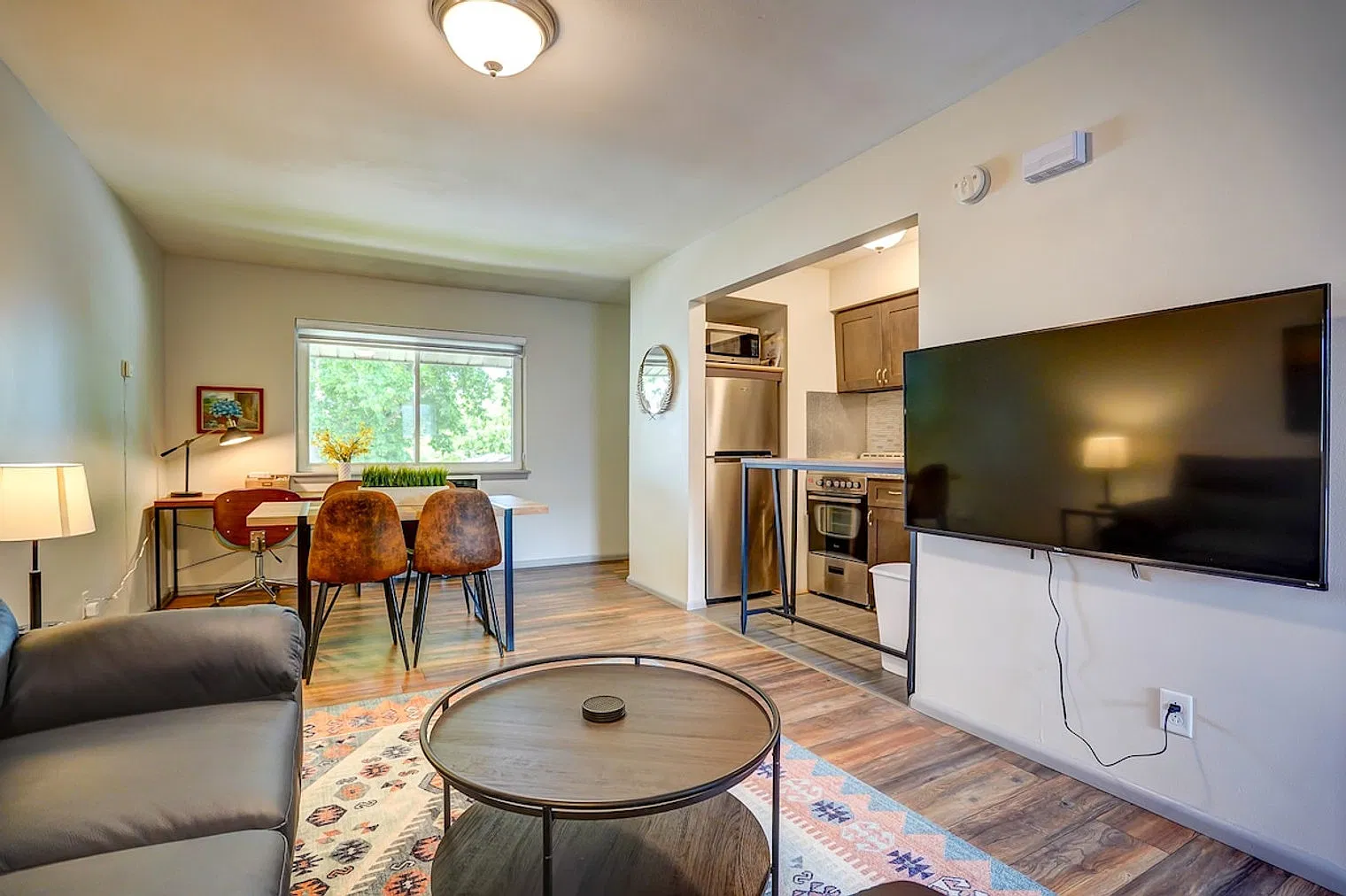 1 bed, 1.0 bath, 441 sqft, $1,863 — Photo 2