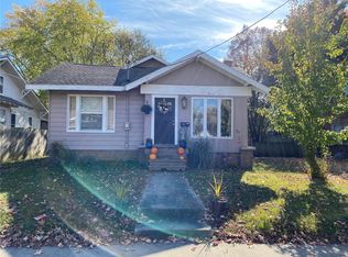 2121 Walnut St, Murphysboro, IL 62966