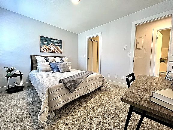 4th image of 1050 Hobbit St #78482AFDA