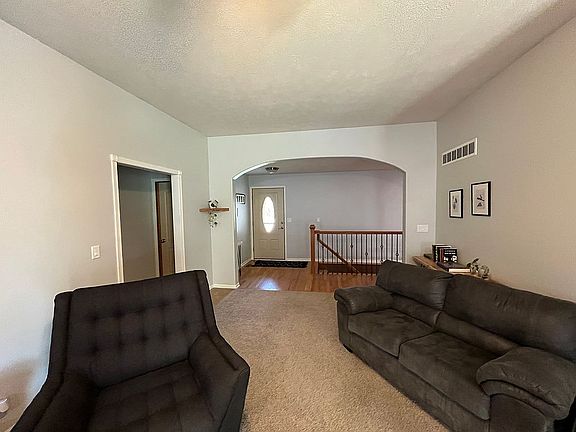 4th image of 6221 Eureka Dr