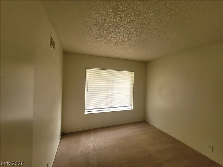 4760 Woodridge Rd — Photo 52