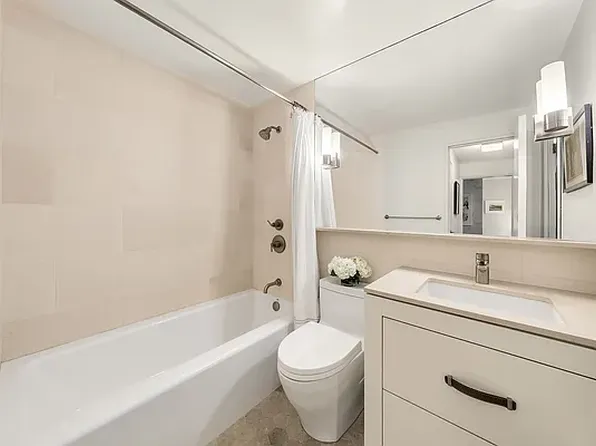 200 Central Park South image 5 of 6