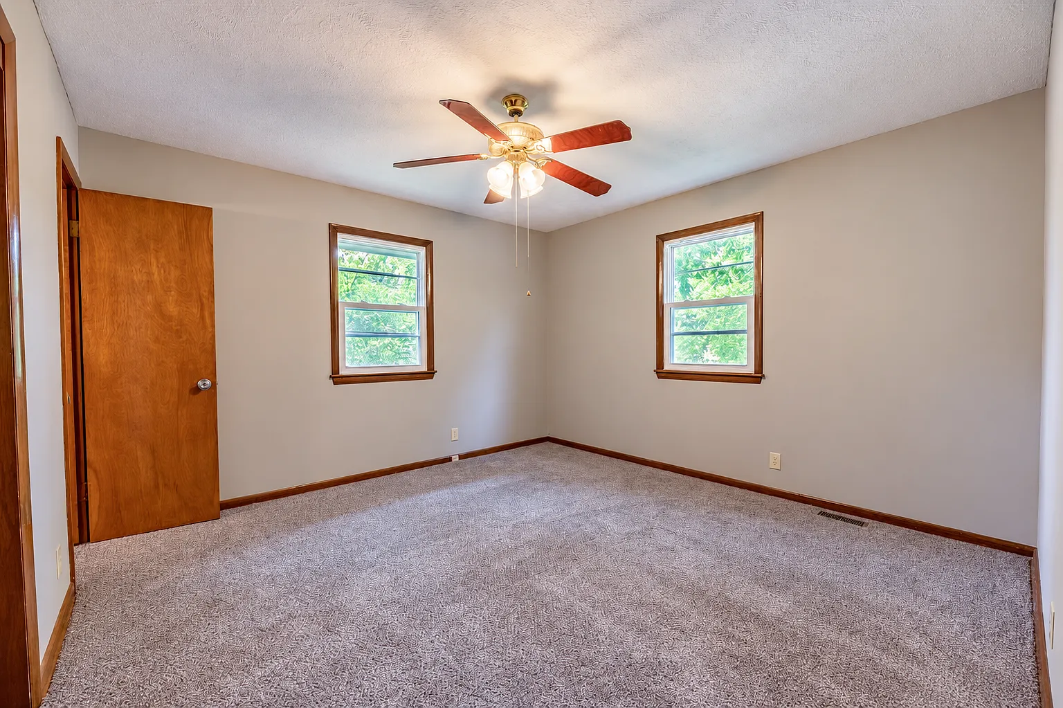 3 bed, 1649 sqft, $2,100 — Photo 4