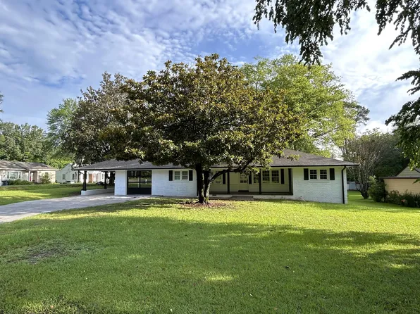 1104 W Church St, Booneville, MS 38829