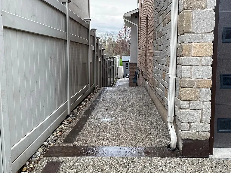 137 Spring Azure Cres #BASEMENT — Photo 2