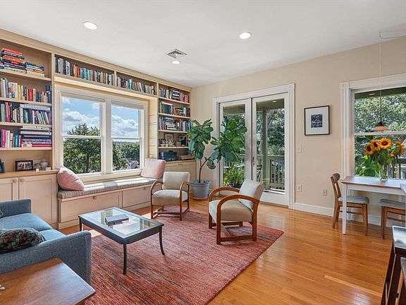 3rd image of 111 Sheridan St #3