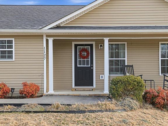 3rd image of 1127 Rosella Dr