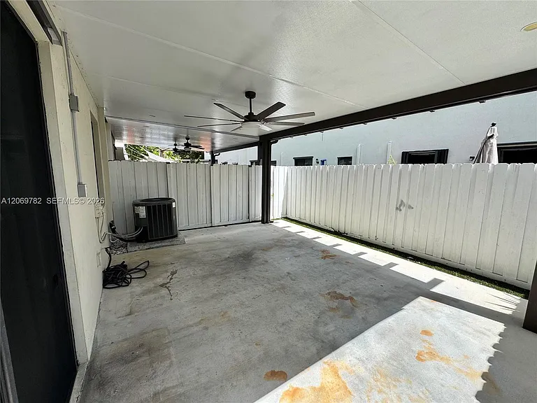 11424 SW 252nd St — Photo 45