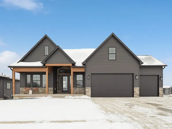 1824 Yale Pkwy, Cedar Falls, IA 50613