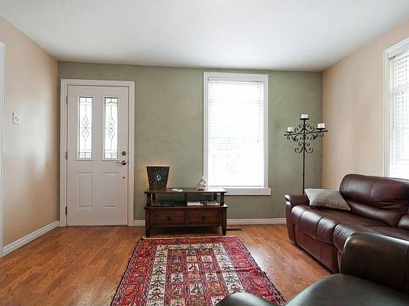 3rd image of 323 E Beldon Pl