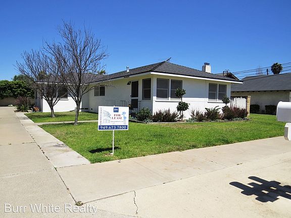 2nd image of 366 E 18th St